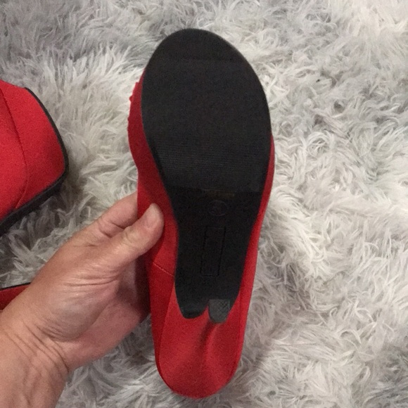 Jessica Paster Red Heels size 8.5 with bows - Picture 6 of 12